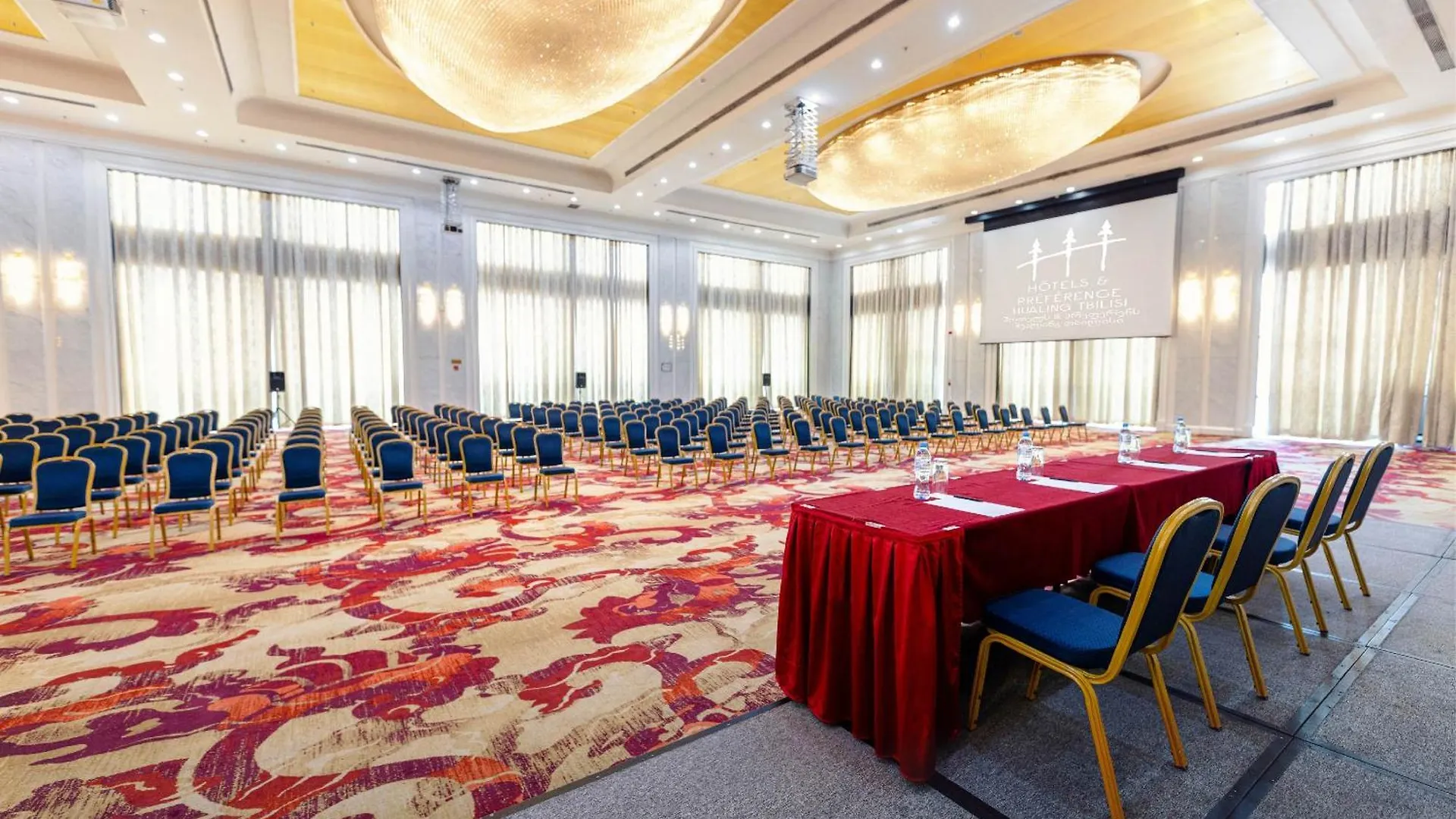 Hotels & Preference Hualing טביליסי 5*,
